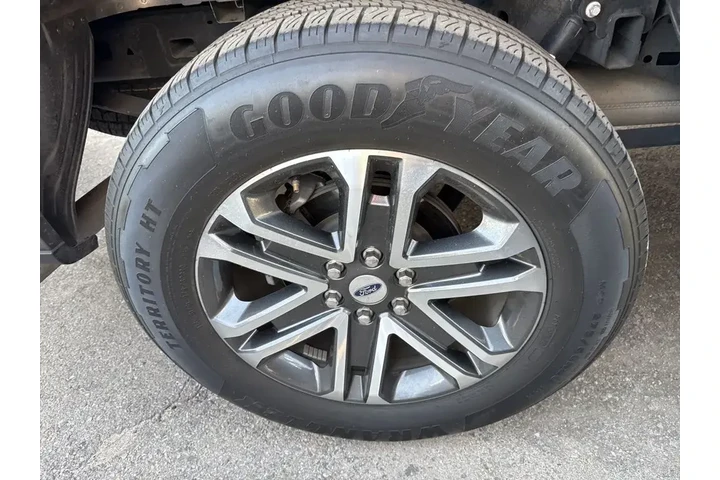 $36282 : Ford F-150 2023 4x2 XL 4dr S image 4