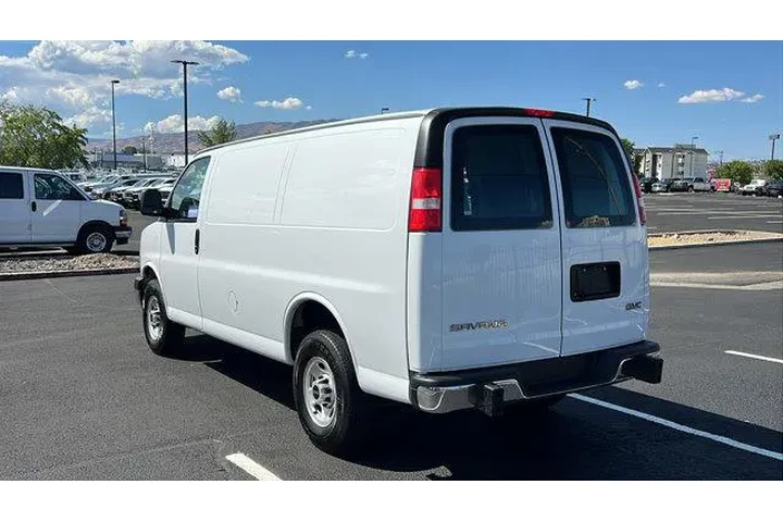 $27984 : GMC Savana 2023 2500 3dr Car image 7