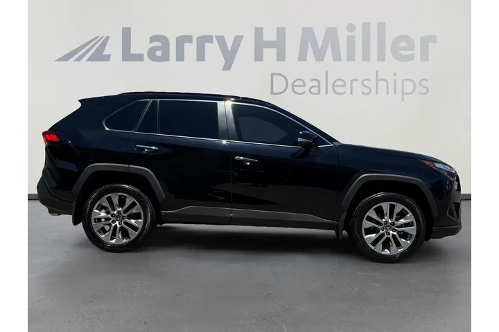 $39487 : Toyota RAV4 2025 AWD Limited image 6