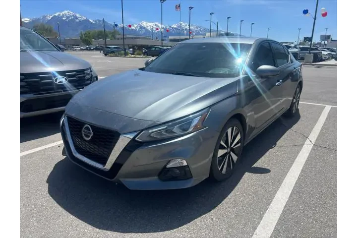 $15600 : Nissan Altima 2020 2.5 SL 4d image 2