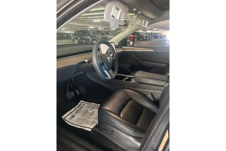 $31995 : Tesla Model Y 2023 AWD Long image 7