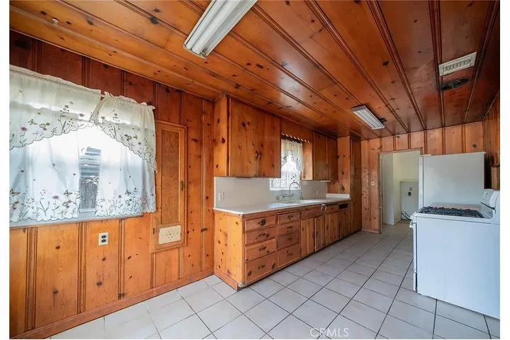 $1370 : Incredible Opportunity in the image 4