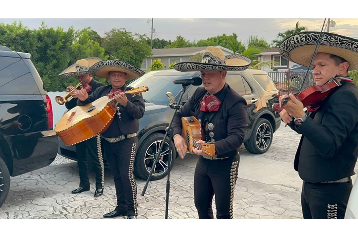 Mariachi Nuevo Tepango image 10