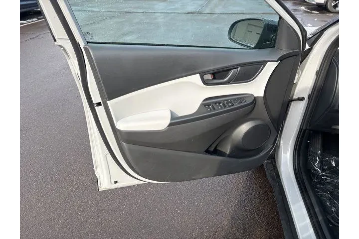 $19495 : Hyundai KONA 2023 AWD SEL 4d image 10