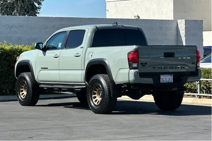 $36995 : Toyota Tacoma 2023 4x4 SR V6 image 6