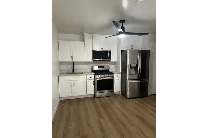 $1300 : Ingelwood image 1