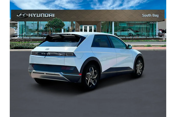 $22998 : Hyundai IONIQ 5 2024 SE 4dr image 7