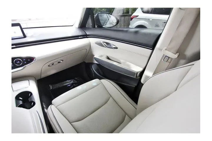 $33792 : Genesis GV70 2023 AWD 2.5T S image 9