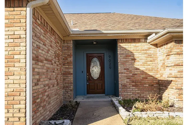 $1700 : HOUSE RENT IN DALLAS TAXES image 8