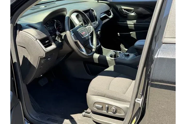 $26588 : GMC Terrain 2024 AWD SLE 4dr image 10