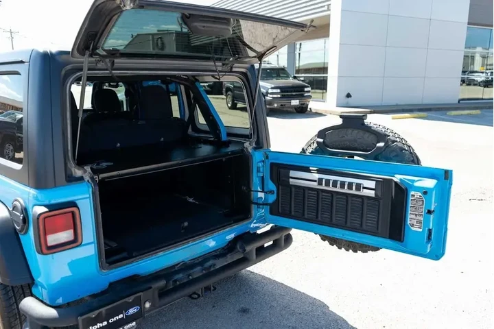 $24010 : Jeep Wrangler Unlimited 2021 image 8