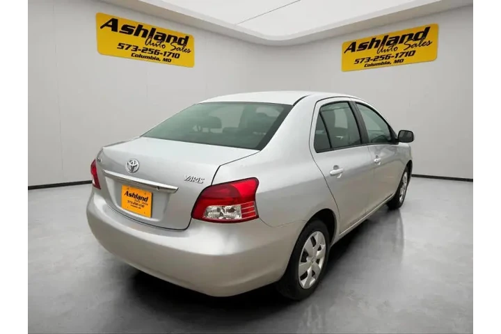 $4900 : 2007 Yaris image 7