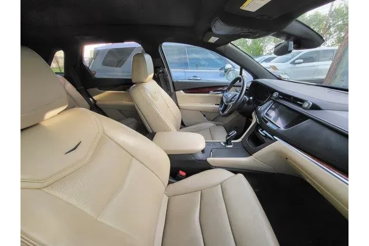 $11022 : Cadillac XT5 2017 Luxury 4dr image 8