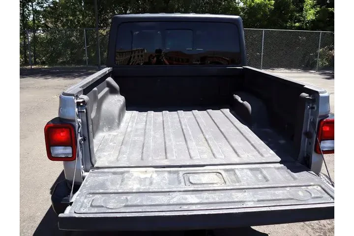 $29699 : Jeep Gladiator 2020 4x4 Spor image 9