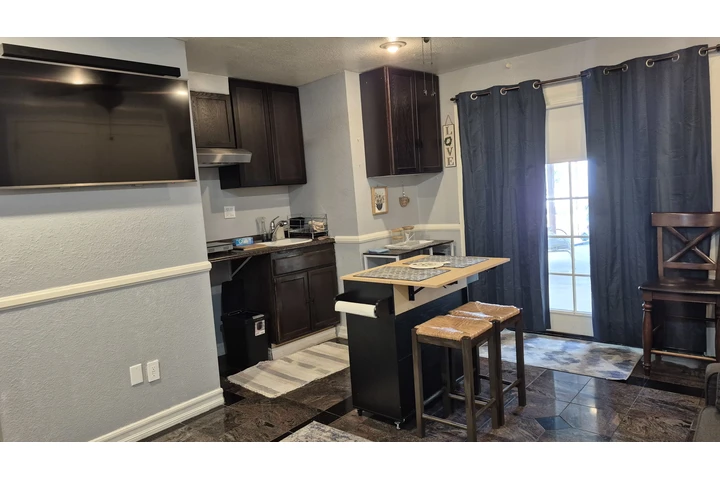 $1 : Estudio A image 7