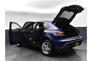 $32526 : Porsche Macan 2022 AWD 4dr S thumbnail