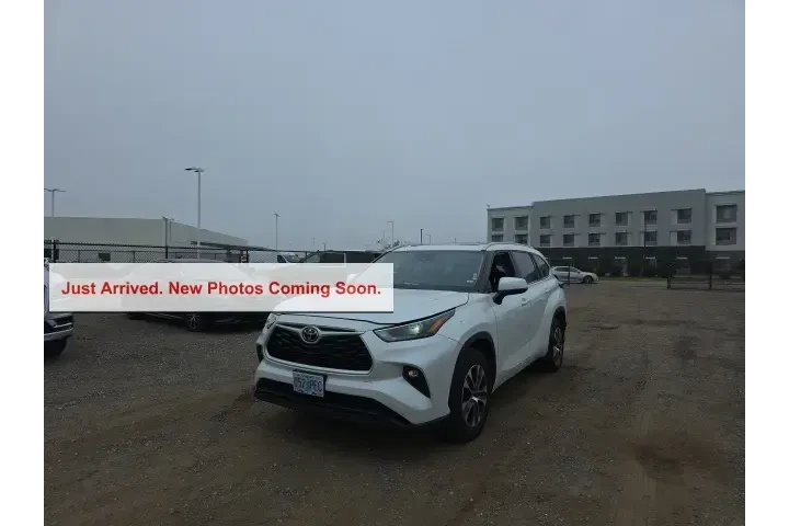 $33800 : Toyota Highlander 2023 L 4dr image 3