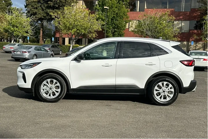 Ford Escape 2024 Active 4dr image 6