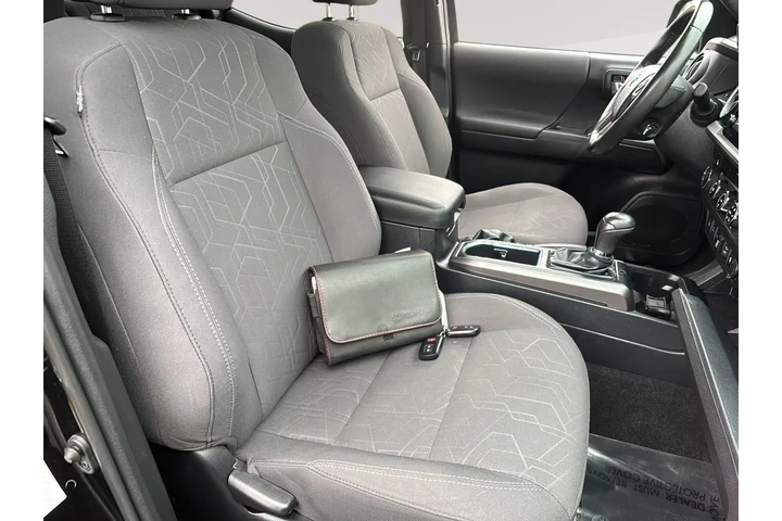 $31989 : Silver Certified 2019 Tacoma image 6