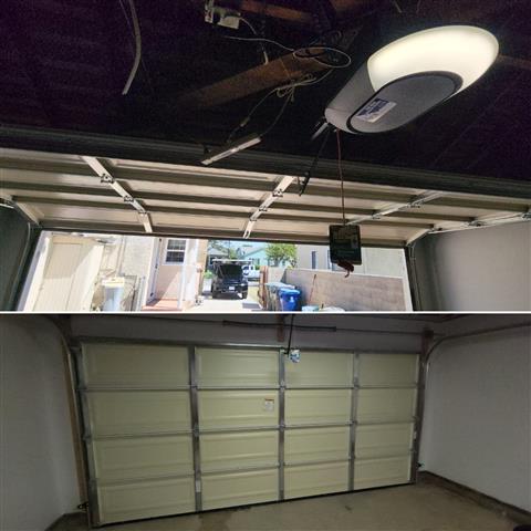 Garage door and opener / Motor image 1