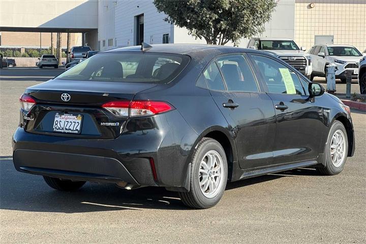 $17998 : Corolla Hybrid LE image 5