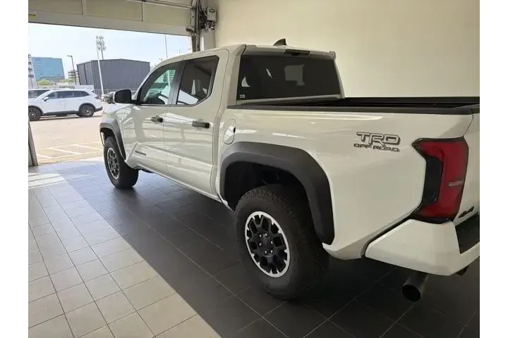 $39254 : Toyota Tacoma 2025 4x4 TRD O image 5