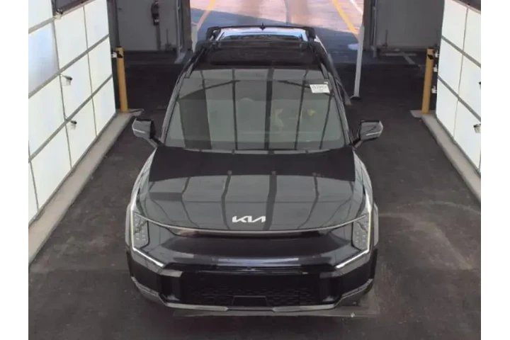 $35893 : Kia EV9 2024 AWD GT-Line 4dr image 2