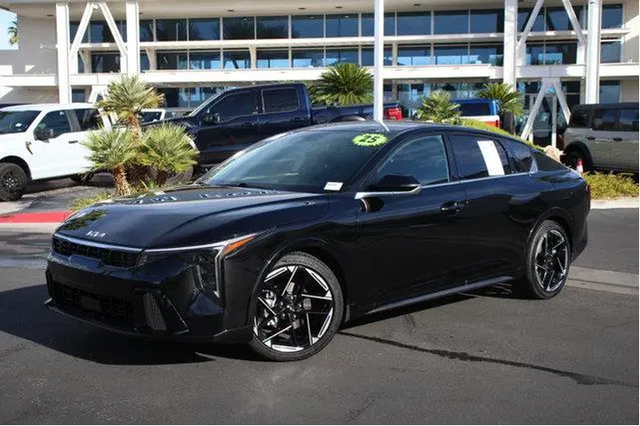 $24332 : Kia K4 2025 GT-Line 4dr Seda image 1