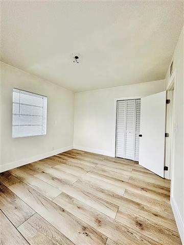 $800 : charming modern 2 bedroom image 4