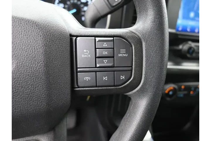 $35142 : Ford F-150 2023 4x2 XL 4dr S image 7