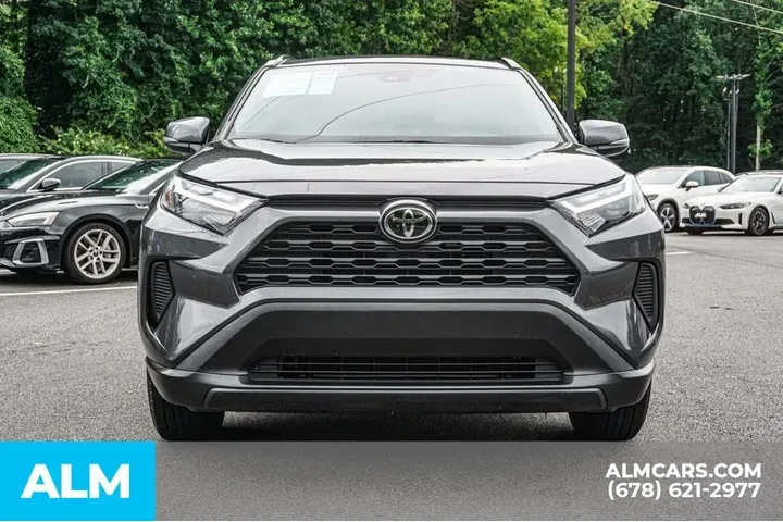 $25420 : Toyota RAV4 2023 XLE 4dr SUV image 10