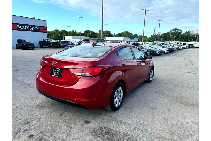 $7980 : 2016 Elantra 4dr Sdn Auto SE image 2