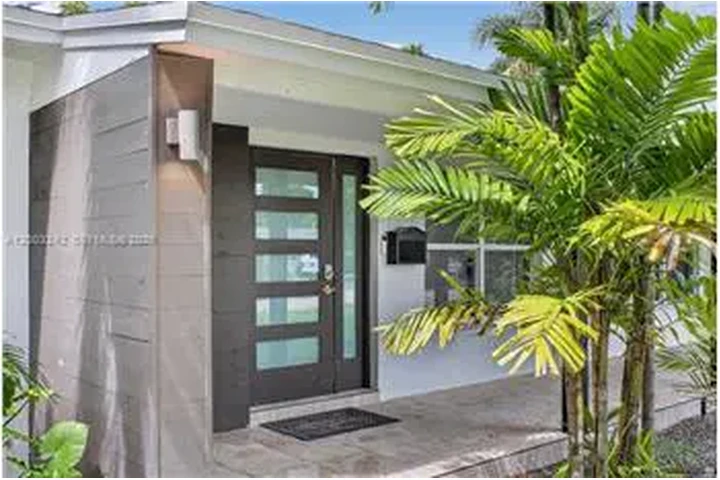 $6900 : Rental property with 3 bedro image 3