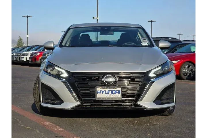 $18636 : Nissan Altima 2023 2.5 SV 4d image 3