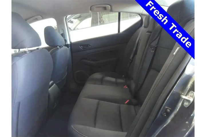$20997 : Nissan Altima 2023 2.5 SV 4d image 7