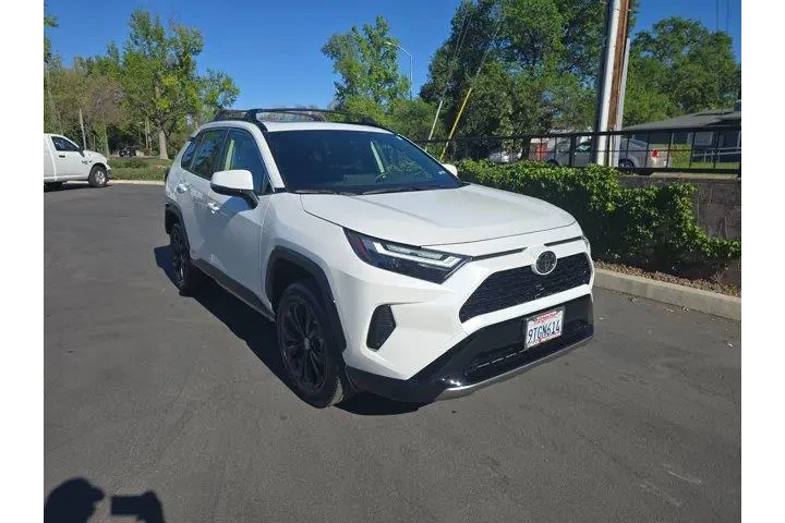 $39995 : Toyota RAV4 Hybrid 2025 AWD image 1