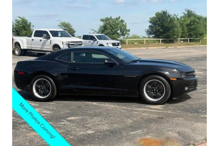 $12495 : Chevrolet Camaro 2011 LS 2dr image 2