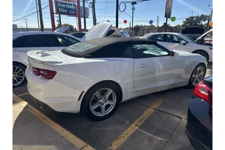 $24736 : Chevrolet Camaro 2023 LT 2dr image 9