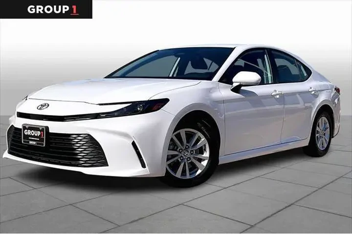 $26725 : Toyota Camry 2025 LE 4dr Sed image 1