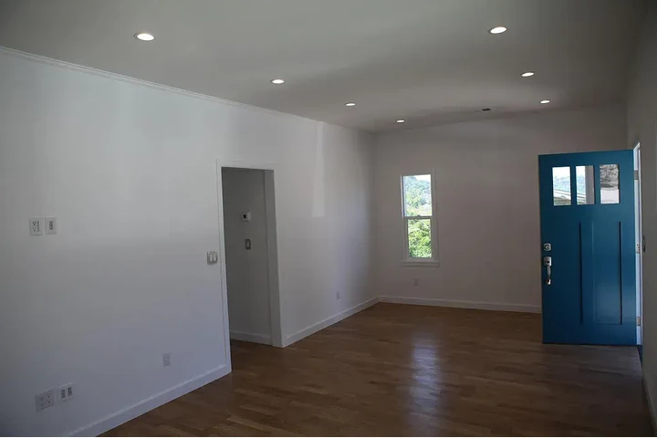 $900 : Casa Decente. image 2