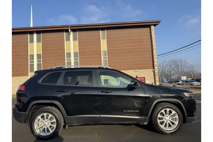 $8999 : 2020 Cherokee Latitude image 5