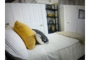 $1300 : 744 beacon st thumbnail