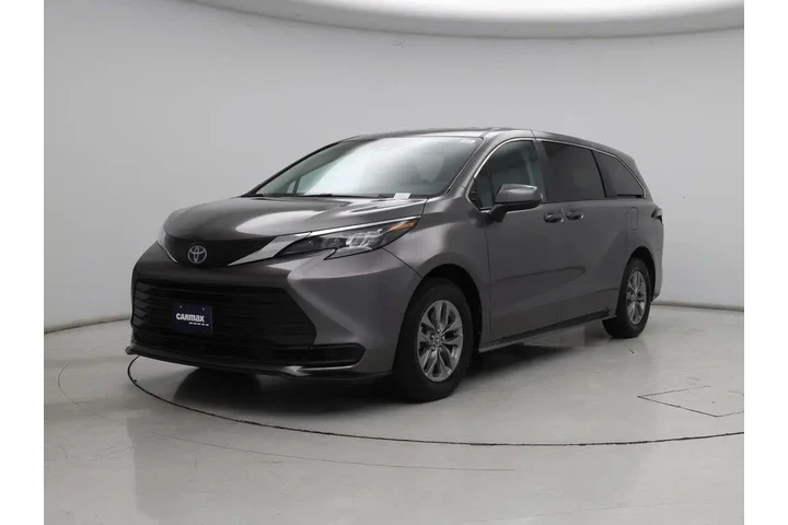 $39998 : Toyota Sienna 2024 LE 8-Pass image 4