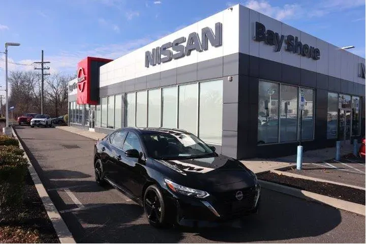 $18867 : Nissan Sentra 2025 SR 4dr Se image 2