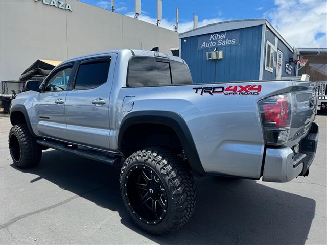 $49995 : 2020 Tacoma image 5