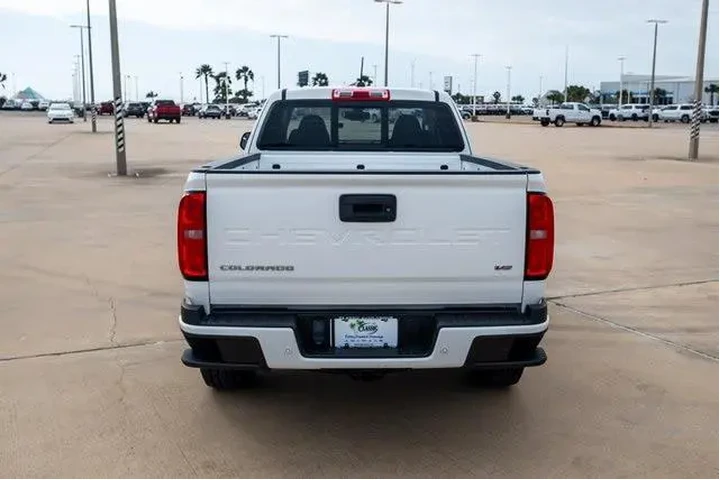 $25242 : Chevrolet Colorado 2021 4x4 image 3