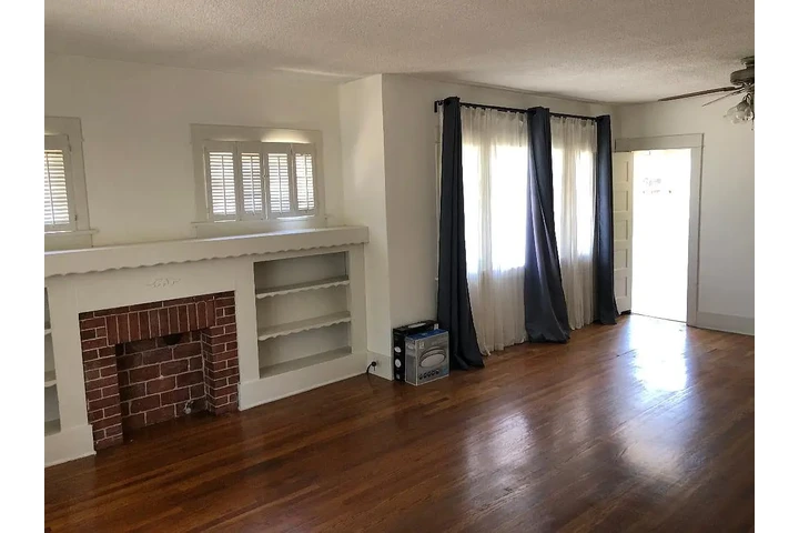 $1000 : Cute 1918 Craftsman Bungalow image 6