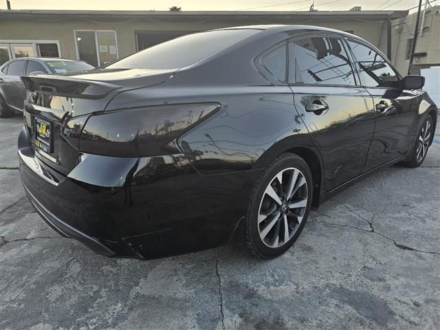 $9495 : 2016 Altima 2.5 SR image 4