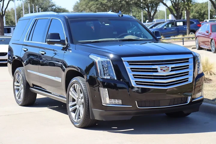 $39998 : 2019 Escalade Platinum image 3