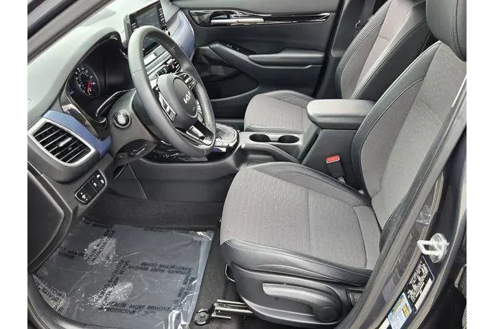 $18671 : Kia Seltos 2023 S 4dr SUV image 10